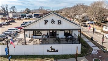 Floyd & Blackie's | New 10-Year NNN Lease